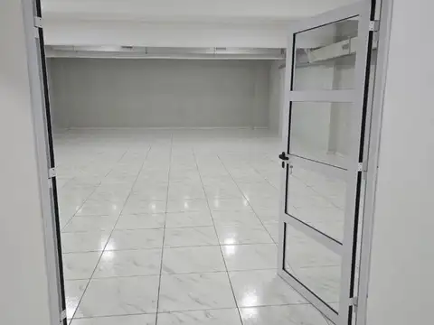 Local en Alquiler en Liniers, USD 1.800