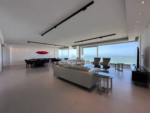 Espectacular Penthouse de 5 dormitorios En Torre Le Parc III , Punta del Este