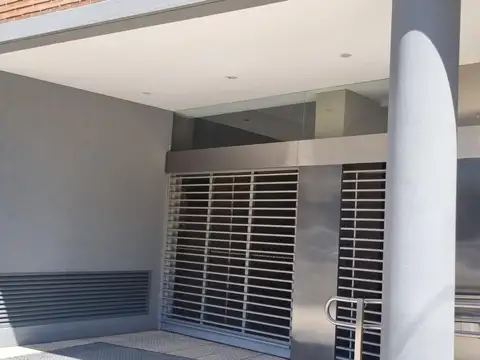 Av. Pavón 3800, Piso 1