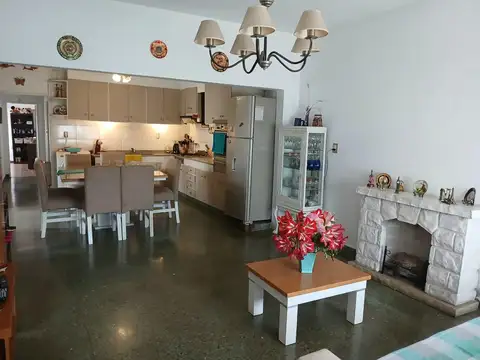 CASA EN VENTA 3 DORMITORIOS