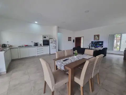 Casa 5 ambientes con 2 baños