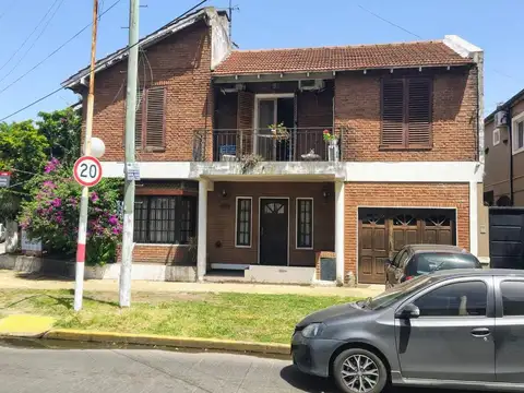 Chalet 5 ambientes en venta en Castelar Norte