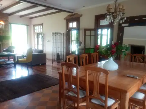 VENTA CASA 5 AMBIENTES CHACRAS DE LA CRUZ CENTRAL