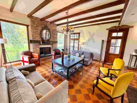 Casa 5 ambientes con 3 baños