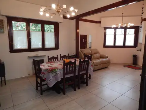 Casa en Alquiler en Banfield, $ 1.100.000
