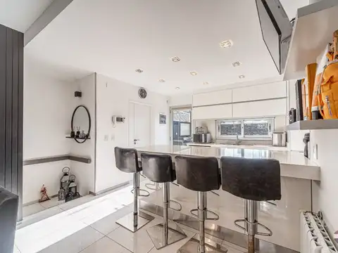 Departamento en Venta con 4 cocheras