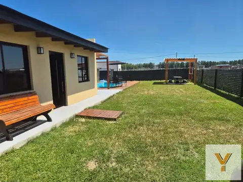 Casa 2 ambientes con 1 baño