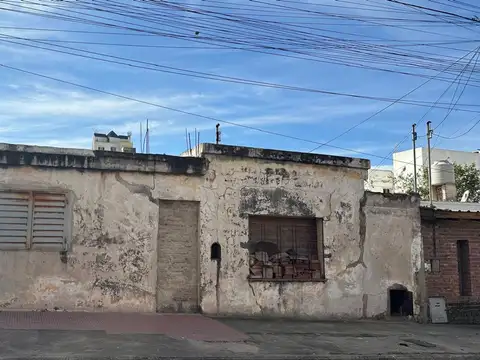 VENTA CASA A RECICLAR  B GUEMES IDEAL INVERSOR
