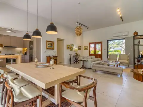 Casa en Venta en La Campiña, USD 370.000