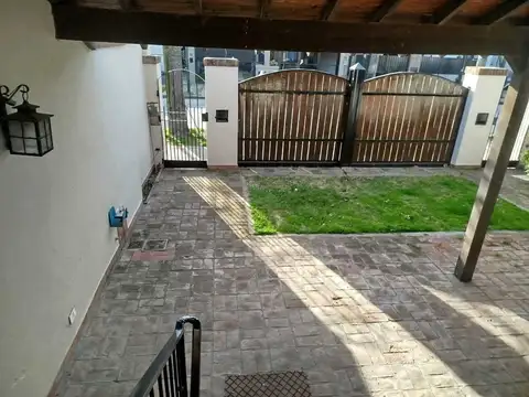 Casa en Alquiler en Martínez, $ 2.600.000