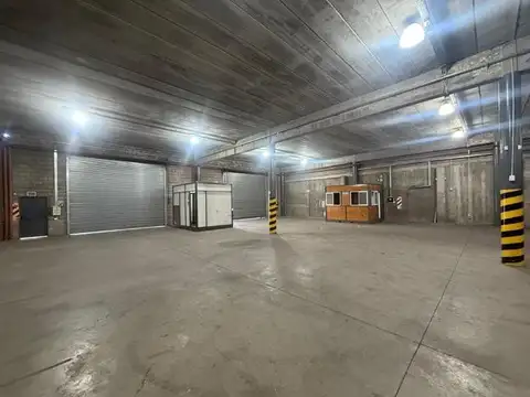 Depósito en alquiler de 1200 m2 en predio cerrado