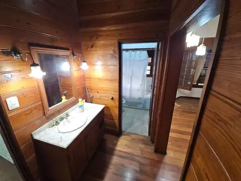 Casa en Alquiler con 1 cochera