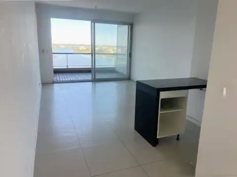 Departamento En Alquiler En Islas Del Golf , Piso 2