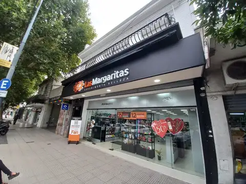 Venta en Blok 6 dpto 1 local con renta  Mataderos