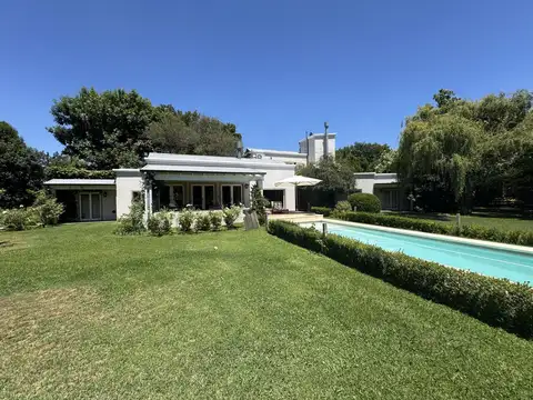 Casa 6 ambientes con 3 baños