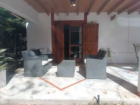 Casa 6 ambientes con 4 baños