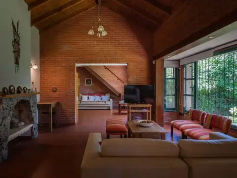 Casa 5 ambientes con 3 baños