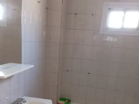 Venta dto 3 amb al frente, 9° último piso con balconazo cubierto-  y balcón descubierto, con parrilla  A mts Plaza Irlanda