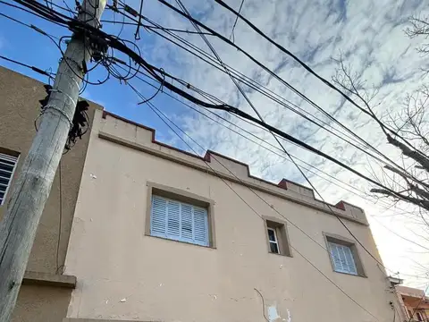 PH 2/3 ambientes con terraza a mejorar. Olivos.