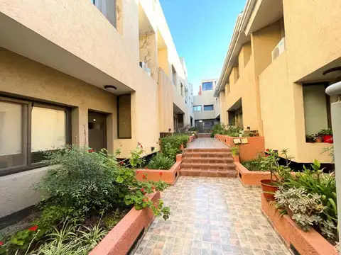 PH 2 dorm y cochera en complejo cerrado en C. Paz