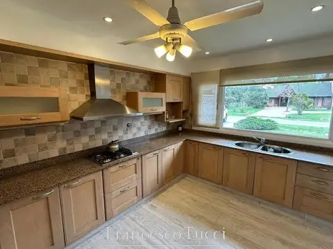Casa en alquiler temporal en San Diego con piscina Lote central