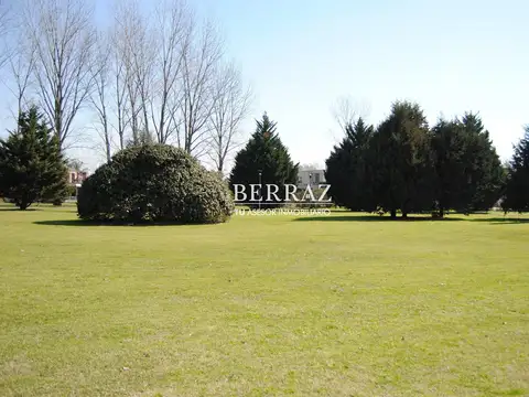 Lote de 955 m2 en Venta en Ayres de Pilar