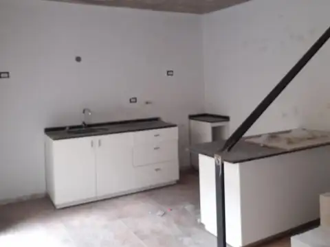 Depto Tipo Casa en Alquiler de 4 ambientes