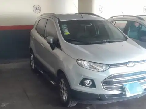 venta cochera cubierta ascensor p/auto grande once