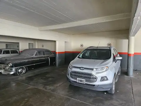 Presidente J  Evaristo Uriburu 400