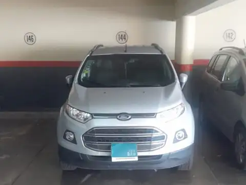 venta cochera cubierta ascensor p/auto grande once