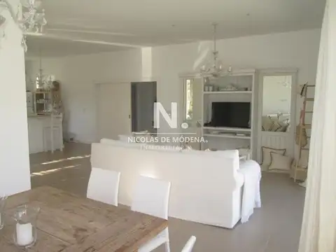 Enorme y acogedora casa en Altos de Montoya