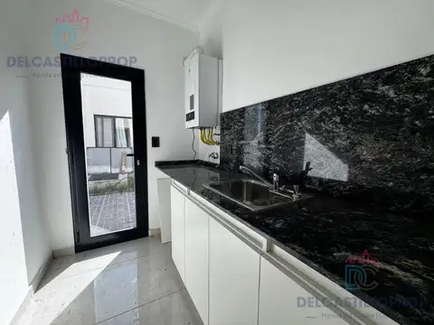 Casa 6 ambientes con 3 baños