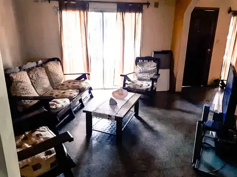 Casa 5 ambientes con 3 baños