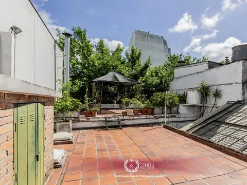 Venta casa sobre terreno 246M² construidos patio terraza parrilla Balvanera / Almagro USAM 916M²
