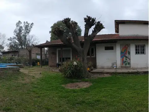 Casa 4 ambientes con 1 baño