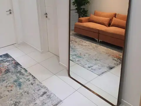 Casa en Alquiler con 5 cocheras
