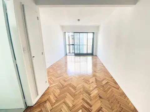 Departamento Monoambiente - Cocina Aparte - Balcón Al Frente - Muy Luminoso - Monserrat