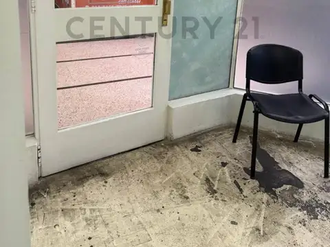 Avenida Rivadavia 7000, Piso 0