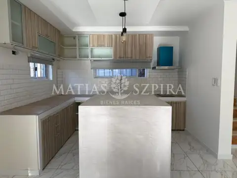 Depto Tipo Casa en Venta de 4 ambientes