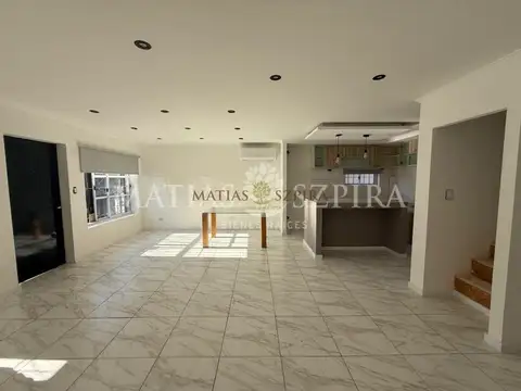 Depto Tipo Casa 4 ambientes con 2 baños