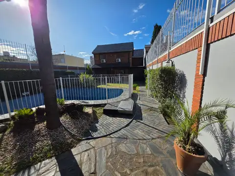 Casa en Alquiler en El Palomar, $ 2.700.000