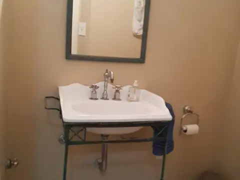 Casa 5 ambientes con 4 baños