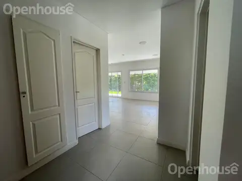 Casa en Venta en Las Orquídeas, USD 230.000