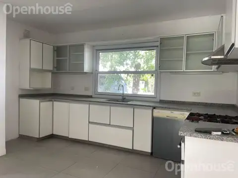 Casa en Venta con 4 cocheras