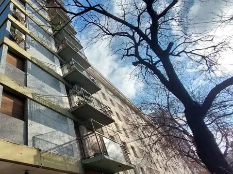 CAÑITAS 3 AMBIENTES EN ESQUINA FRENTE BALCON COCINA, BAÑO COMPLETO Y LAVADERO