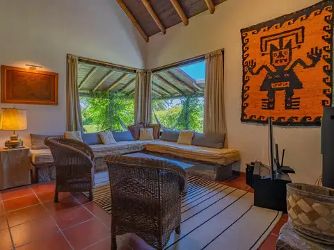 Casa 5 ambientes con 3 baños