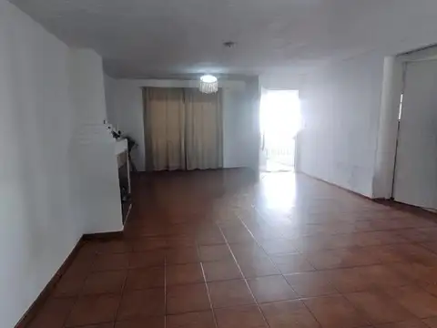 SE VENDE PROPIEDAD CON POTENCIAL DE TRIPLE RENTA (3 UNID.)
