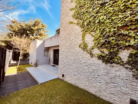 Casa en Venta en City Bell, USD 240.000