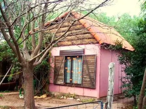 Vende 2 Casas y 2 Bungallows + Galpón – Ideal Empr. Turístico y Vivienda - Centro San Marcos Sierras