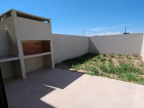 Casa 3 ambientes con 2 baños